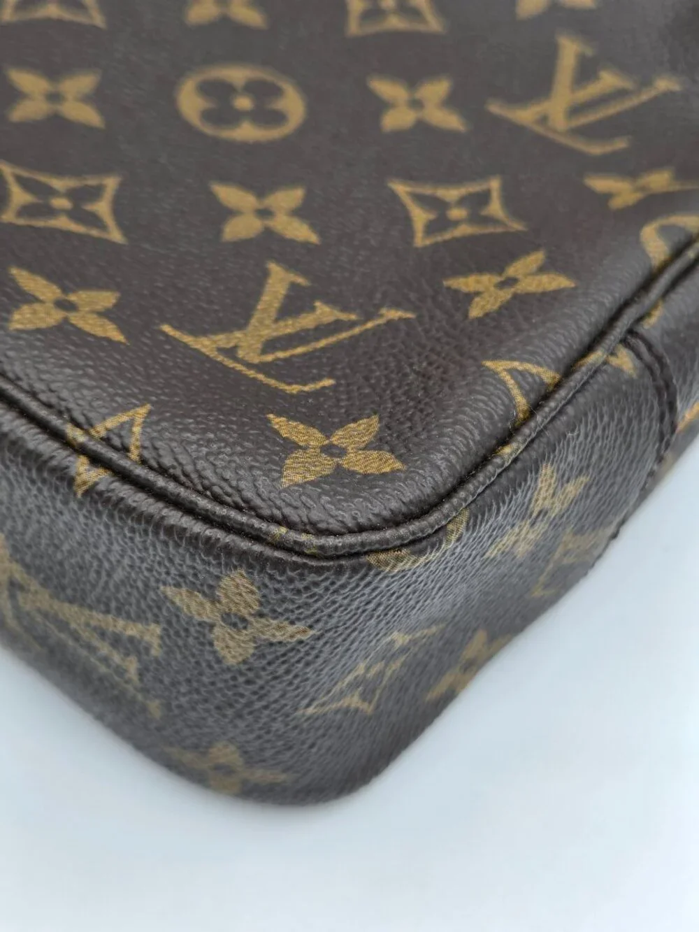 Louis Vuitton Monogram Trousse Toilette 23 Cosmetic Pouch Authentic